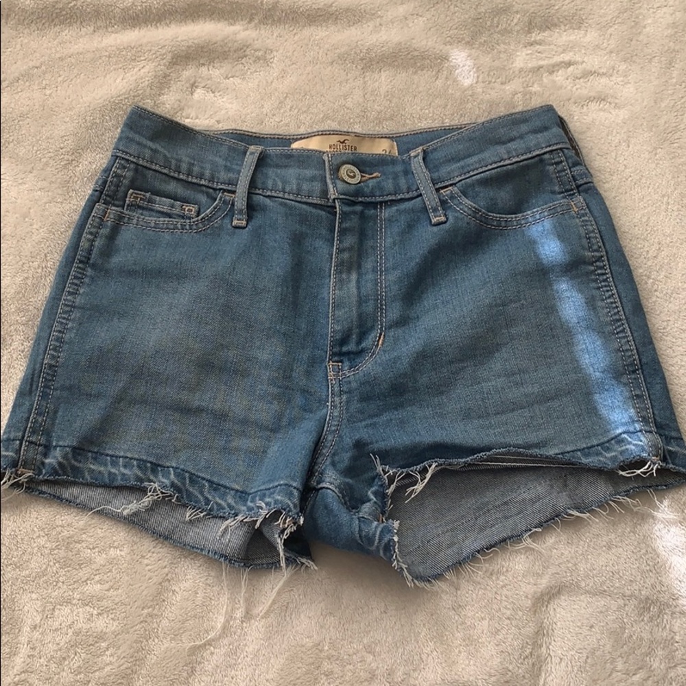 •hollister• high rise short-short